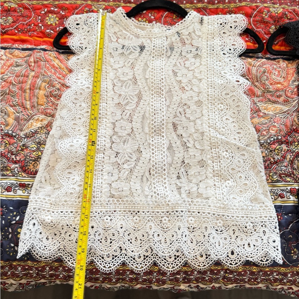 Elegant White Lace Sleeveless Top